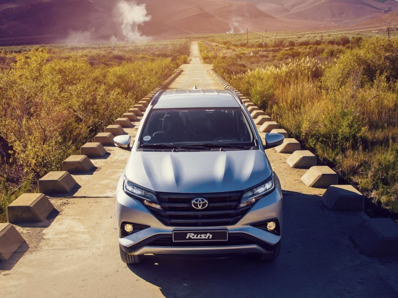 TOYOTA - Rush