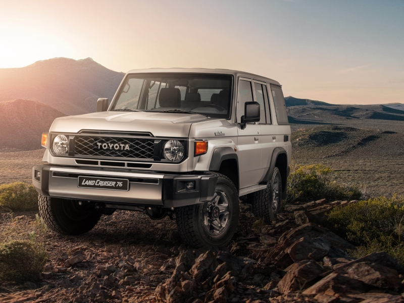 TOYOTA - Land Cruiser 76